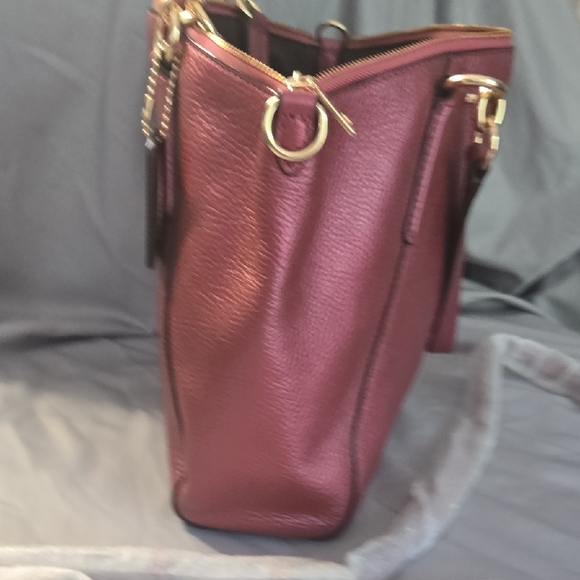 Coach Pink Leather Shoulder Bag with Gold Accents - Picture 9 of 10